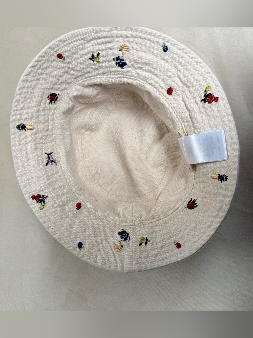 Madewell 90’s fruit embroidered bucket hat - Picture 5 of 7